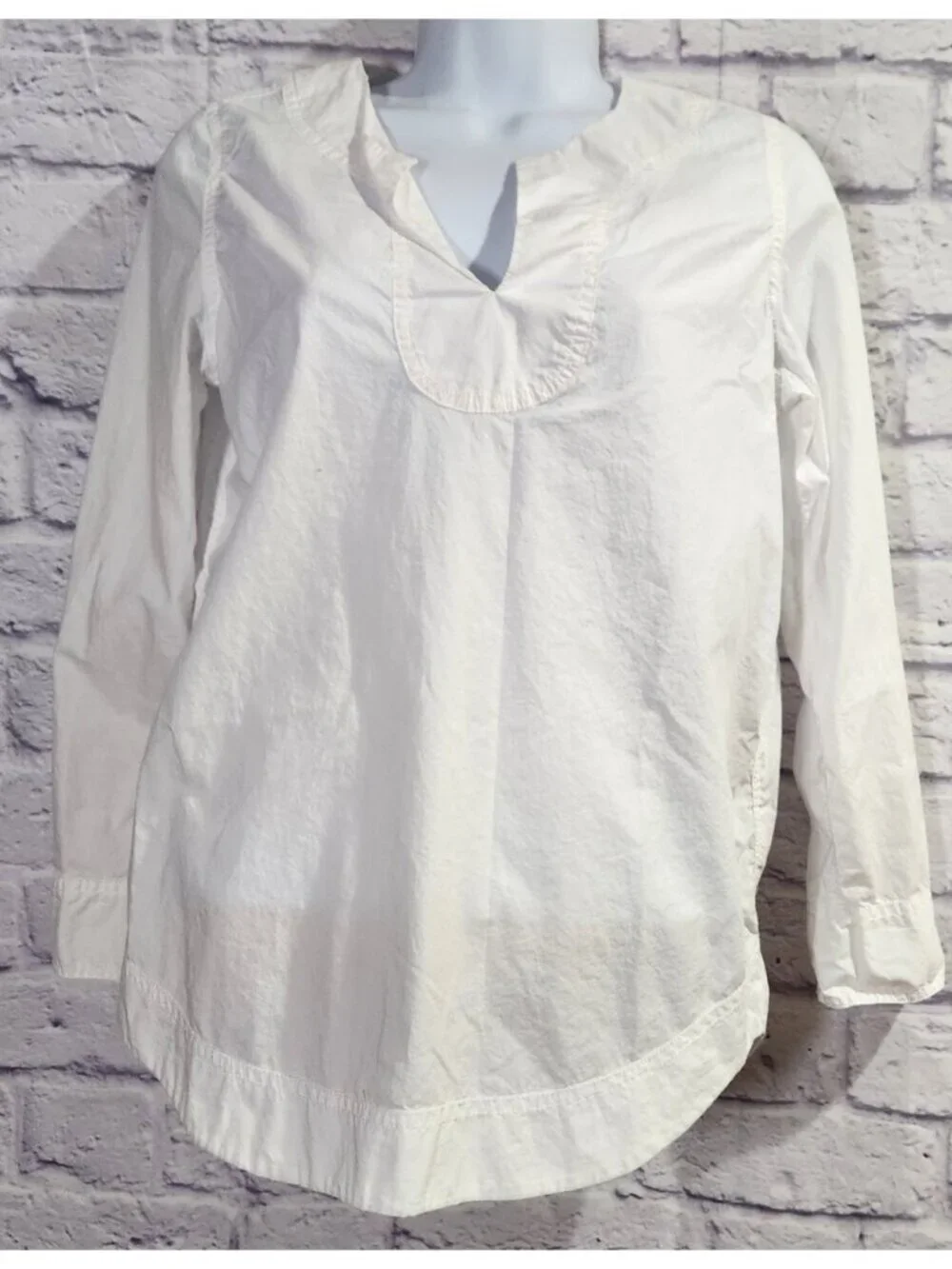 J. Crew White Long Sleeves With Buttons V Neck Top PXS Lightweight Rounded Hem